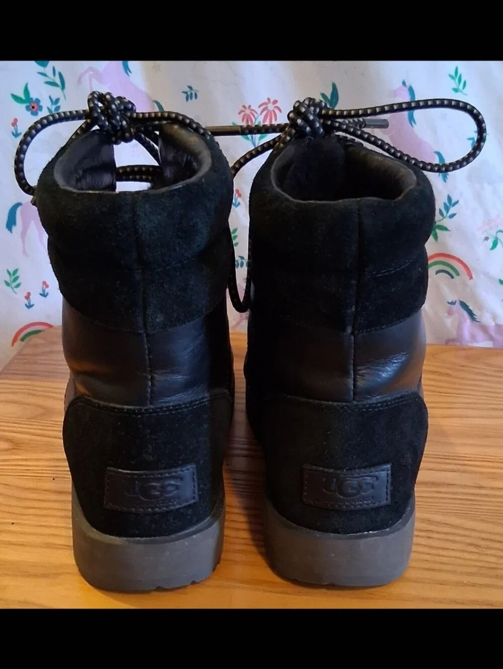 NWOT UGG Vikki Black Leather & Shearling Vibram Arctic Grip Waterproof Boot SZ 6